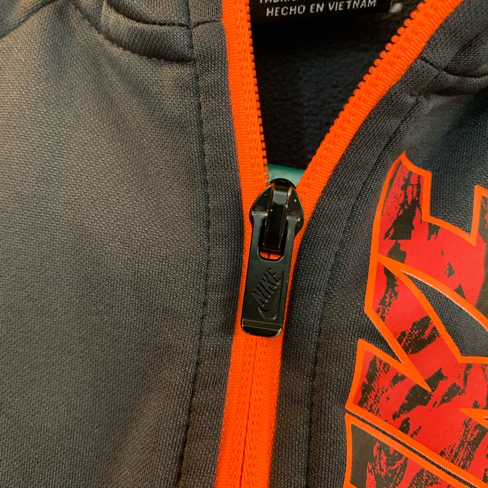 Nike 18 month boy BUNDLE of 2 lightweight jackets (one with hood) - Picture 11 of 12